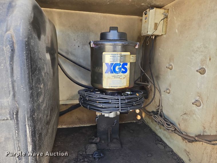 image for item ED2118 2002 Freightliner FL70 street sweeper truck