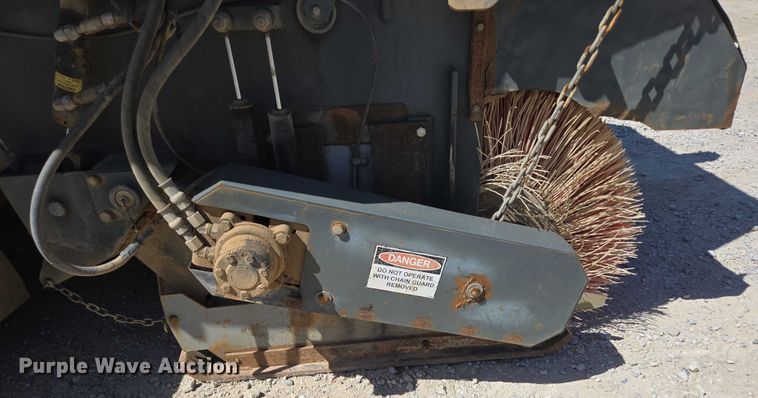 image for item ED2118 2002 Freightliner FL70 street sweeper truck