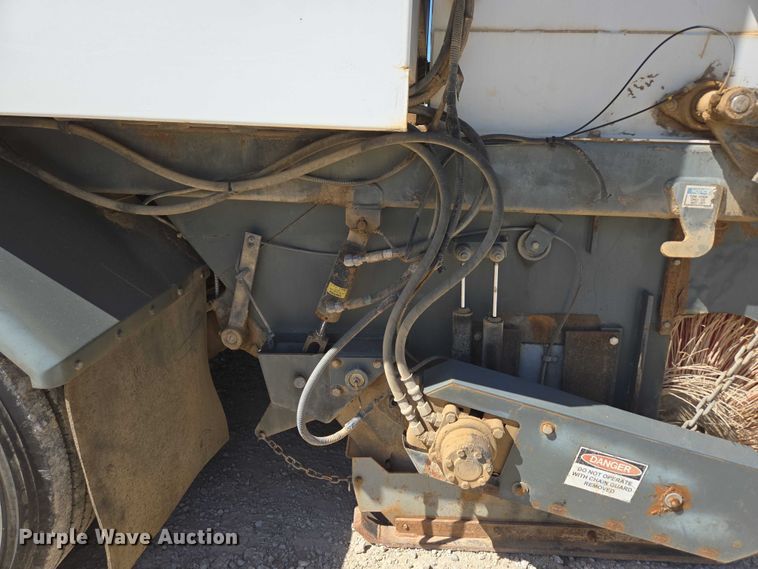 image for item ED2118 2002 Freightliner FL70 street sweeper truck