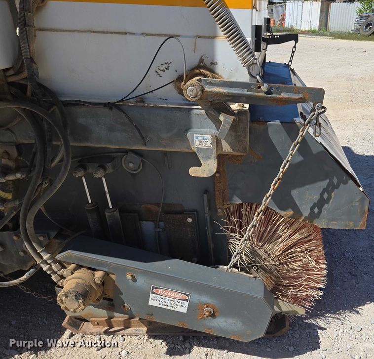 image for item ED2118 2002 Freightliner FL70 street sweeper truck