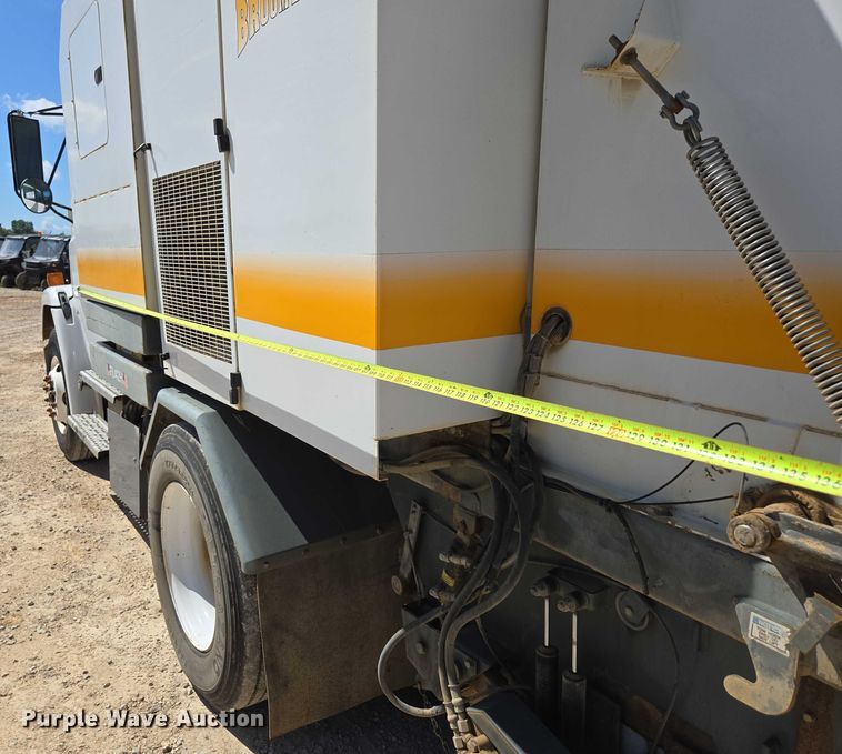 image for item ED2118 2002 Freightliner FL70 street sweeper truck