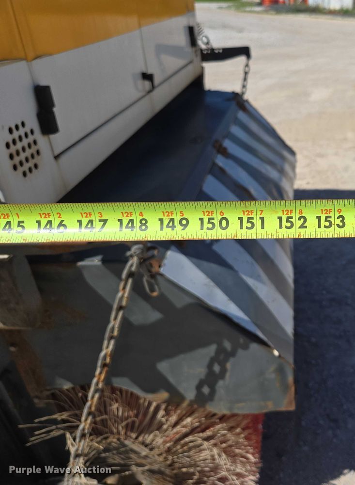 image for item ED2118 2002 Freightliner FL70 street sweeper truck