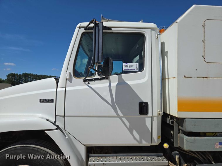 image for item ED2118 2002 Freightliner FL70 street sweeper truck