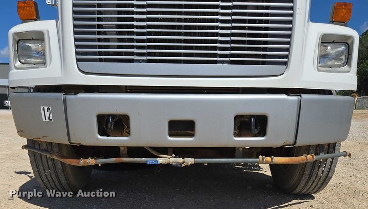 image for item ED2118 2002 Freightliner FL70 street sweeper truck