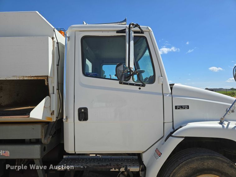 image for item ED2118 2002 Freightliner FL70 street sweeper truck