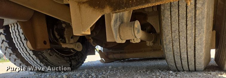 image for item ED2118 2002 Freightliner FL70 street sweeper truck