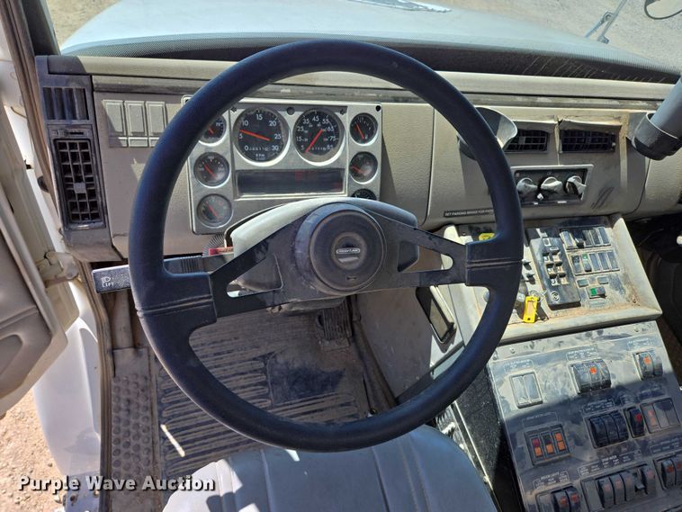 image for item ED2118 2002 Freightliner FL70 street sweeper truck