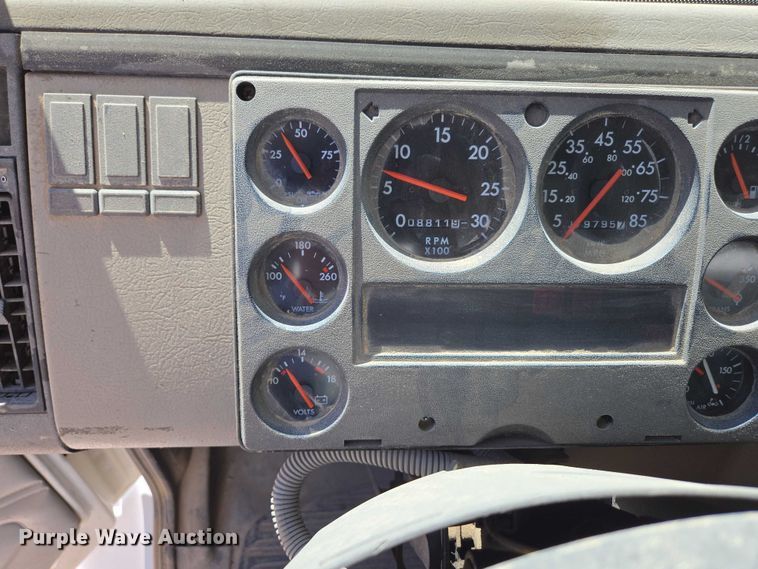 image for item ED2118 2002 Freightliner FL70 street sweeper truck