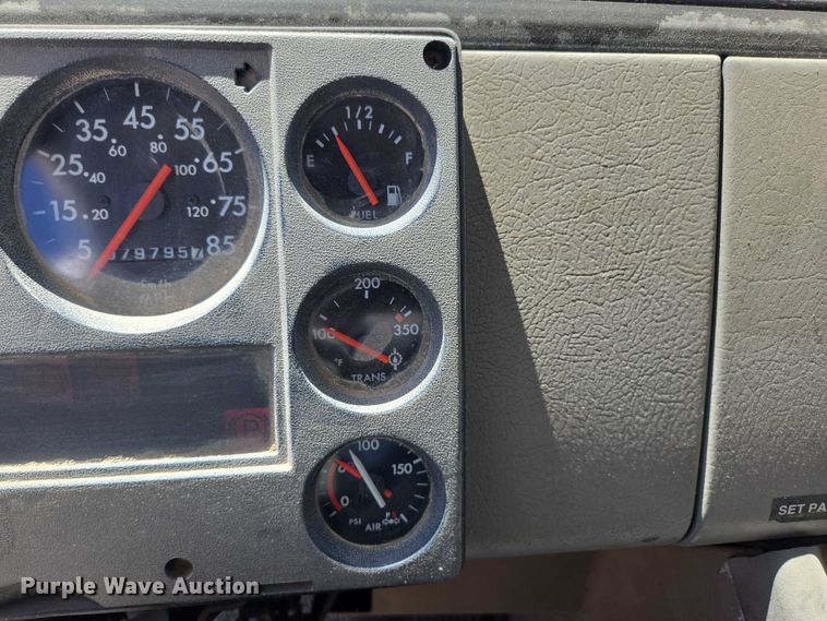 image for item ED2118 2002 Freightliner FL70 street sweeper truck