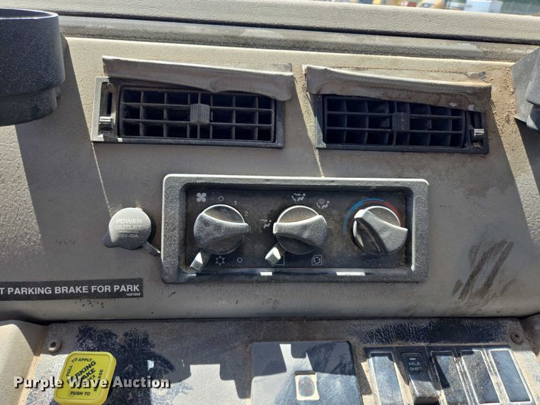 image for item ED2118 2002 Freightliner FL70 street sweeper truck