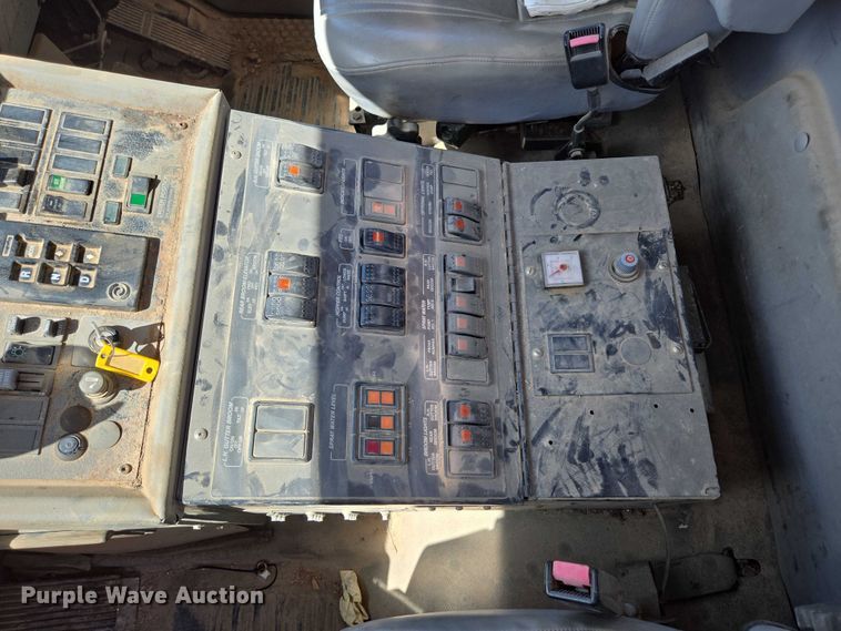 image for item ED2118 2002 Freightliner FL70 street sweeper truck