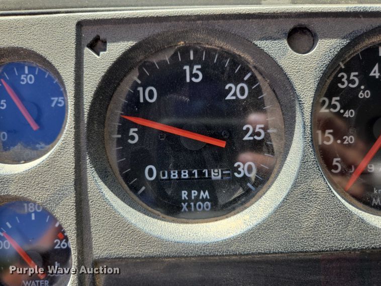 image for item ED2118 2002 Freightliner FL70 street sweeper truck