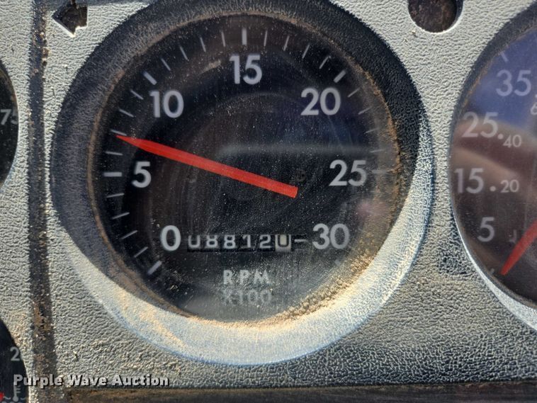 image for item ED2118 2002 Freightliner FL70 street sweeper truck