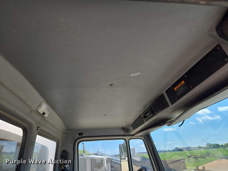 image for item ED2118 2002 Freightliner FL70 street sweeper truck