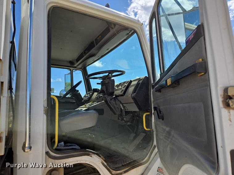 image for item ED2118 2002 Freightliner FL70 street sweeper truck