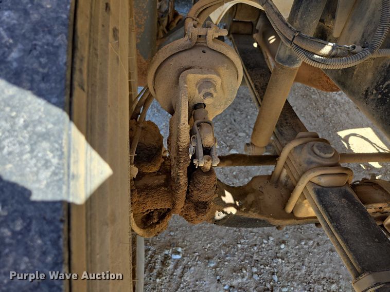 image for item ED2118 2002 Freightliner FL70 street sweeper truck