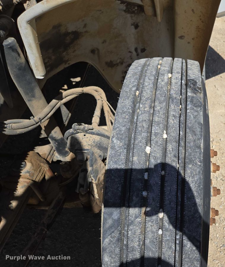 image for item ED2118 2002 Freightliner FL70 street sweeper truck