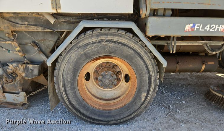 image for item ED2118 2002 Freightliner FL70 street sweeper truck