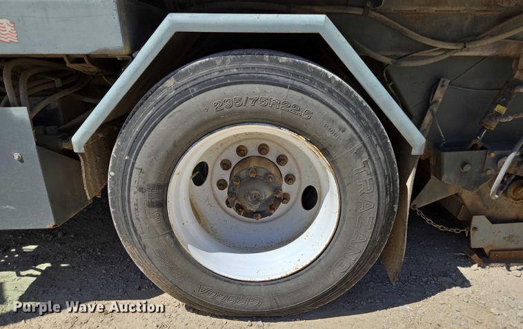 image for item ED2118 2002 Freightliner FL70 street sweeper truck