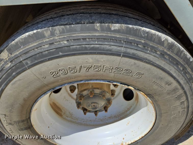 image for item ED2118 2002 Freightliner FL70 street sweeper truck