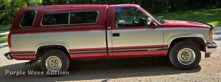 image for item ED2124 1988 Chevrolet C1500 pickup truck