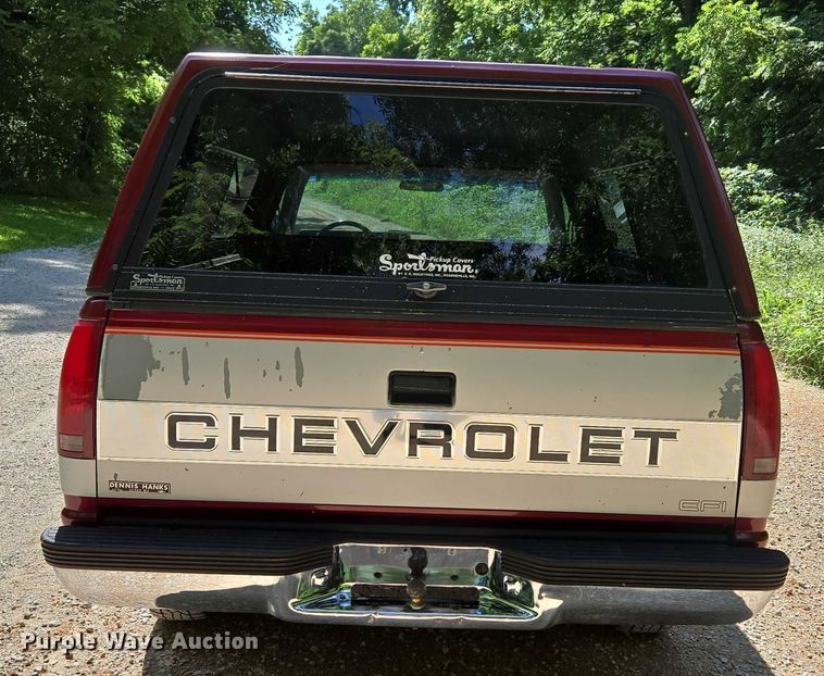 image for item ED2124 1988 Chevrolet C1500 pickup truck