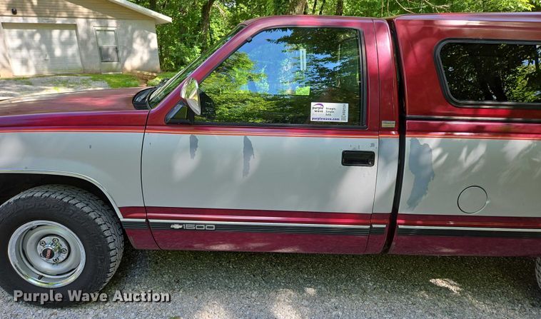 image for item ED2124 1988 Chevrolet C1500 pickup truck