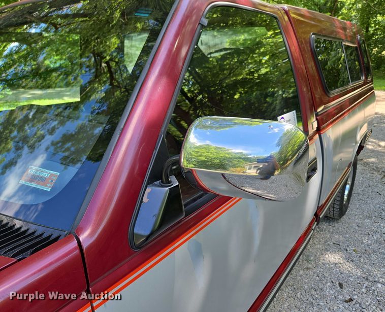 image for item ED2124 1988 Chevrolet C1500 pickup truck