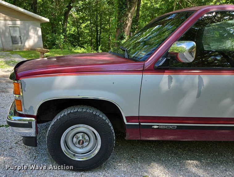 image for item ED2124 1988 Chevrolet C1500 pickup truck