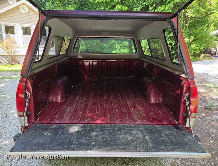 image for item ED2124 1988 Chevrolet C1500 pickup truck