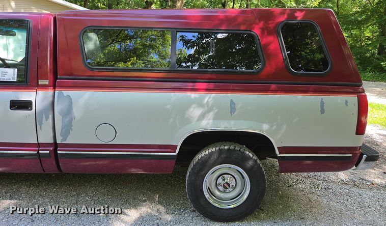 image for item ED2124 1988 Chevrolet C1500 pickup truck