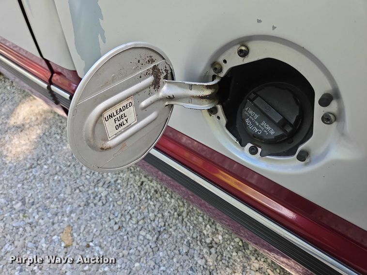 image for item ED2124 1988 Chevrolet C1500 pickup truck