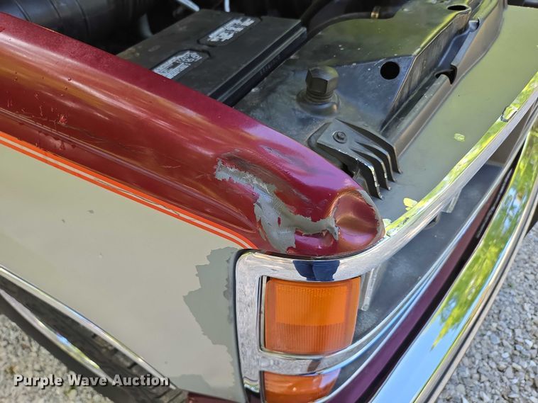 image for item ED2124 1988 Chevrolet C1500 pickup truck