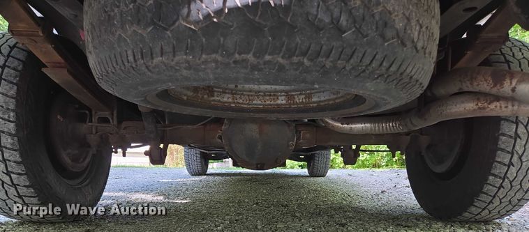 image for item ED2124 1988 Chevrolet C1500 pickup truck