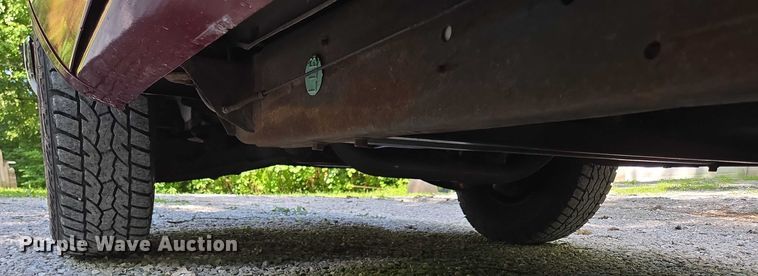 image for item ED2124 1988 Chevrolet C1500 pickup truck