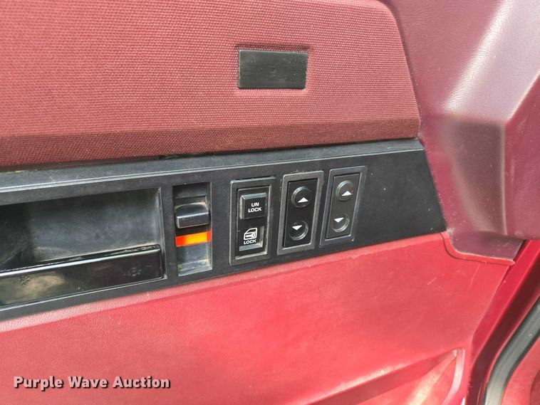 image for item ED2124 1988 Chevrolet C1500 pickup truck