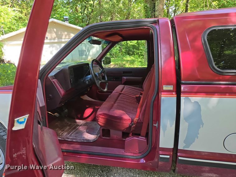 image for item ED2124 1988 Chevrolet C1500 pickup truck