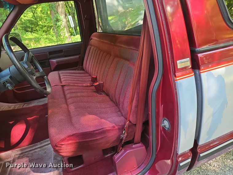 image for item ED2124 1988 Chevrolet C1500 pickup truck