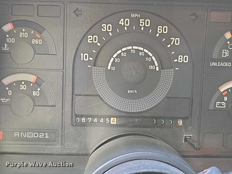 image for item ED2124 1988 Chevrolet C1500 pickup truck