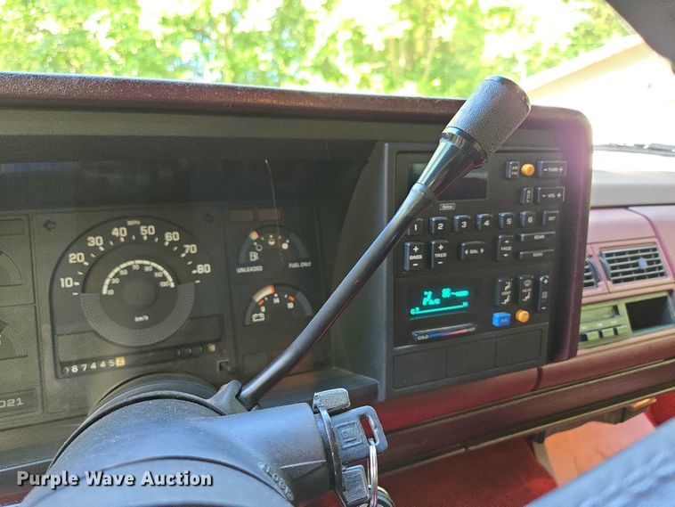 image for item ED2124 1988 Chevrolet C1500 pickup truck