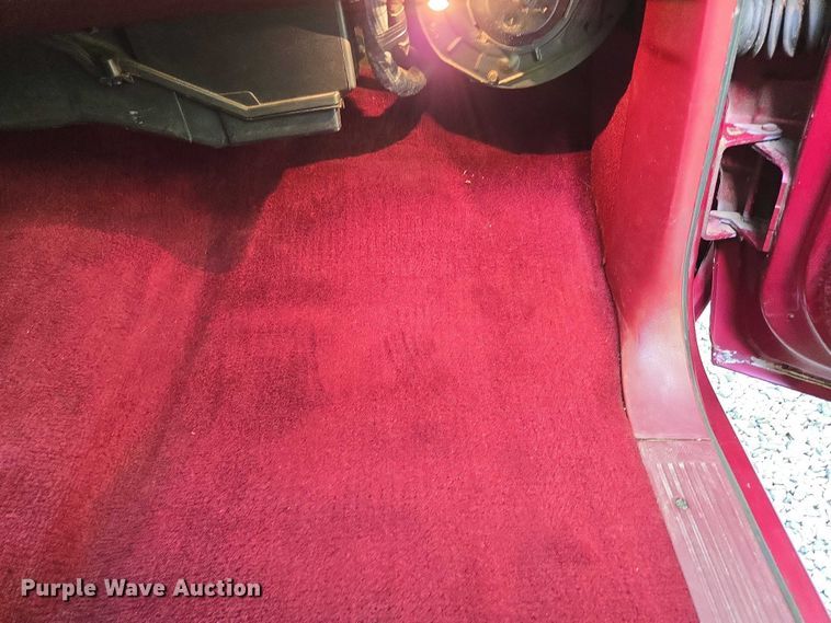 image for item ED2124 1988 Chevrolet C1500 pickup truck