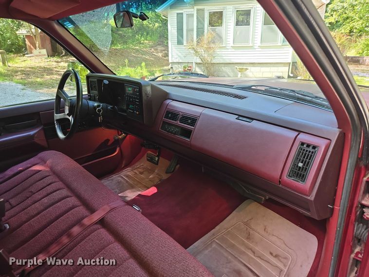 image for item ED2124 1988 Chevrolet C1500 pickup truck