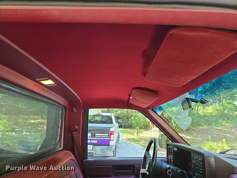 image for item ED2124 1988 Chevrolet C1500 pickup truck