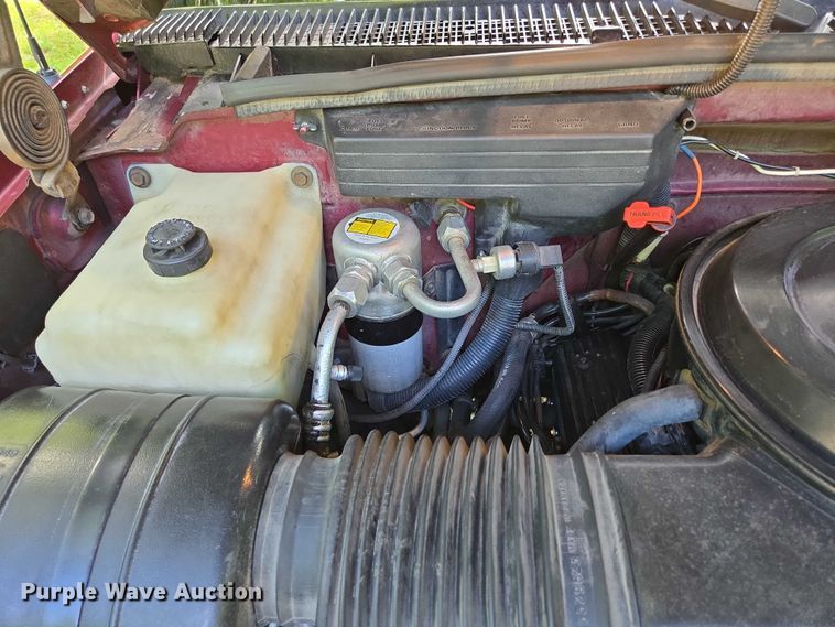 image for item ED2124 1988 Chevrolet C1500 pickup truck