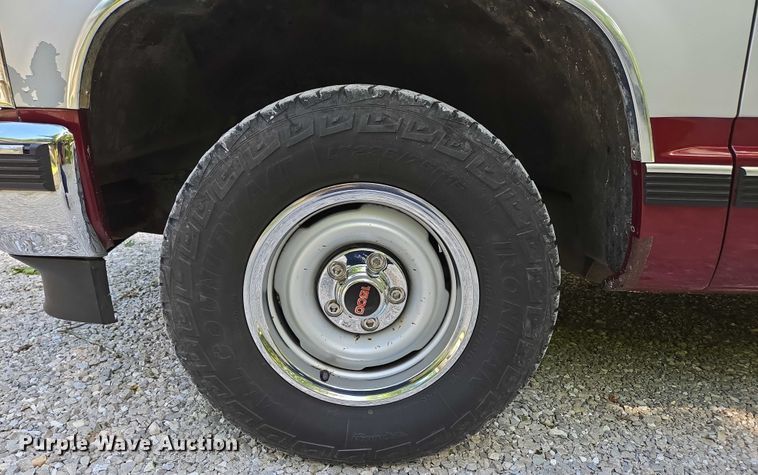 image for item ED2124 1988 Chevrolet C1500 pickup truck