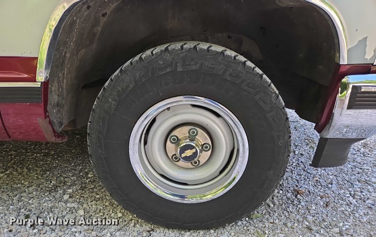 image for item ED2124 1988 Chevrolet C1500 pickup truck