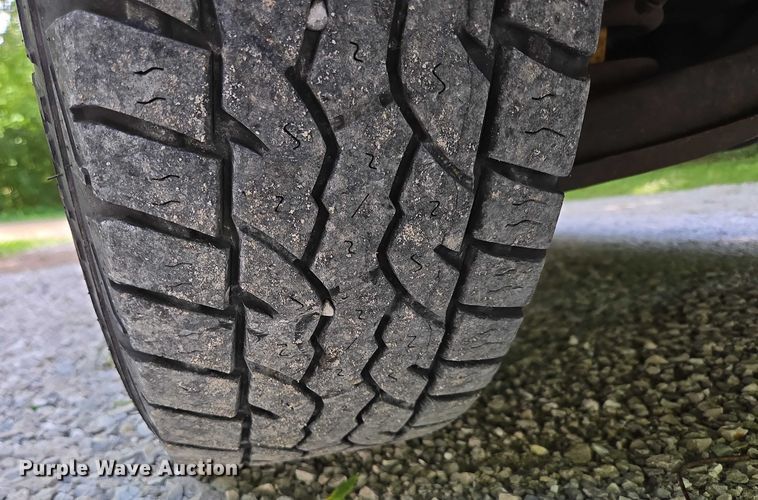 image for item ED2124 1988 Chevrolet C1500 pickup truck