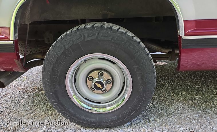 image for item ED2124 1988 Chevrolet C1500 pickup truck