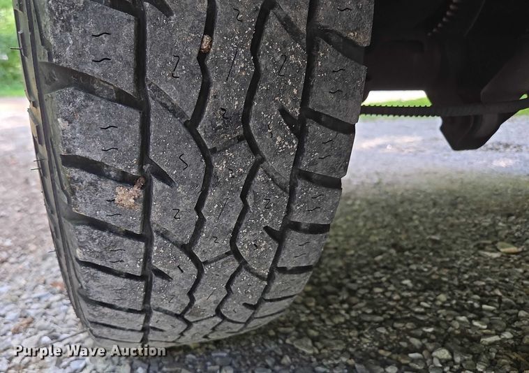 image for item ED2124 1988 Chevrolet C1500 pickup truck