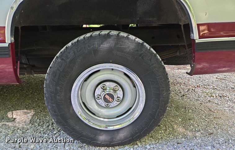 image for item ED2124 1988 Chevrolet C1500 pickup truck